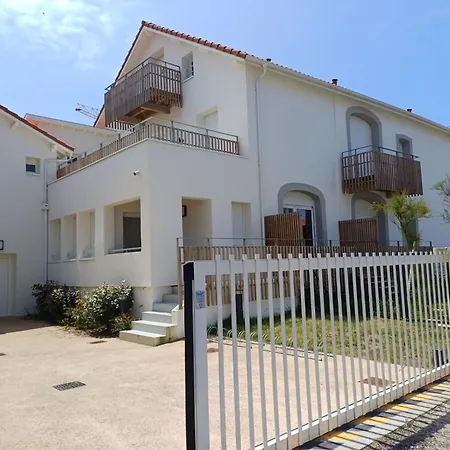 Cap Ocean-8 By Interhome *